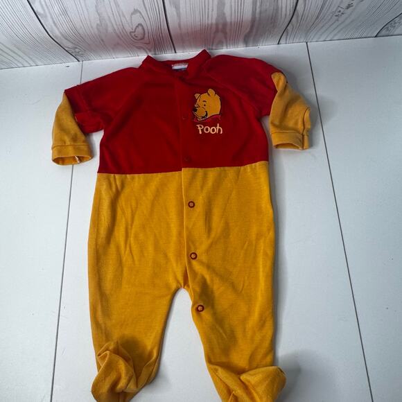 Vintage Winnie The Pooh Sleeper- Romper Disney Medium 12-18 lbs 3-6mo - Picture 1 of 7